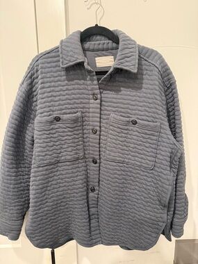 Everlane Quilted Jacket in Charcoal Gray